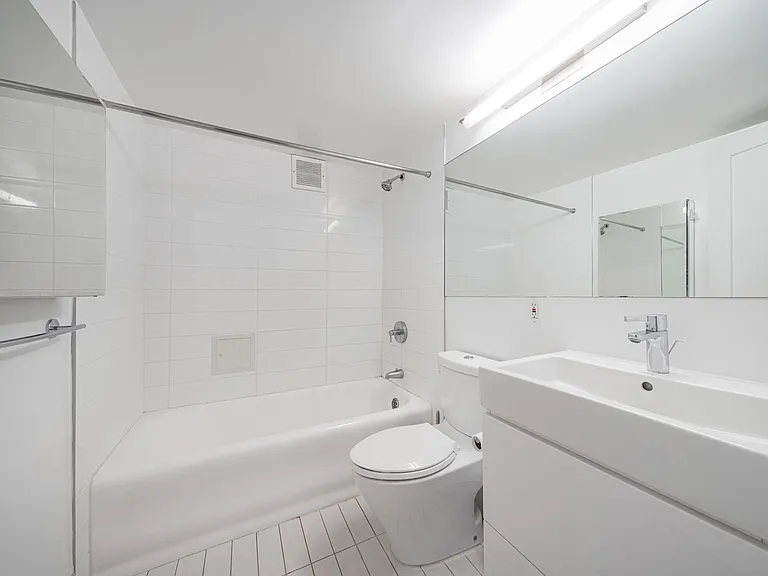 400 E 57th St #14D — Photo 7