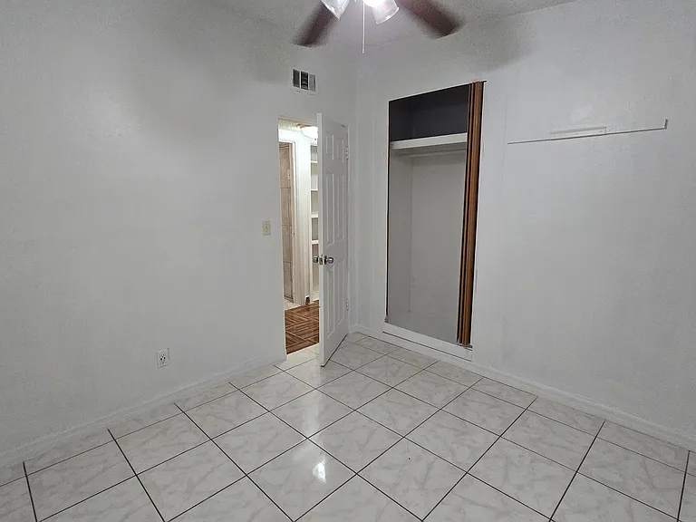 301 Hope Cir — Photo 6