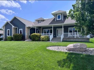 621 Bluestem Trl, Dakota Dunes, SD 57049