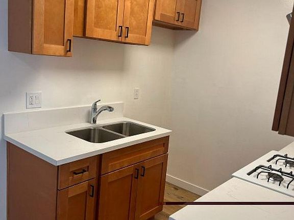 3rd image of 4015 W 132nd St APT 104