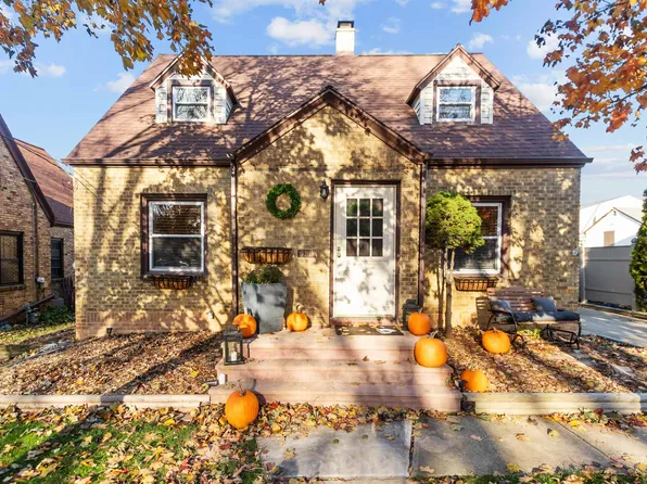 929 Allouez Pl, Green Bay, WI 54301