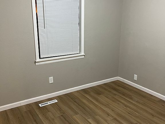 5th image of 2333 Norton Ave