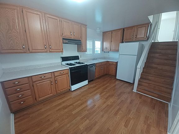 3rd image of 338 Mayellen Ave