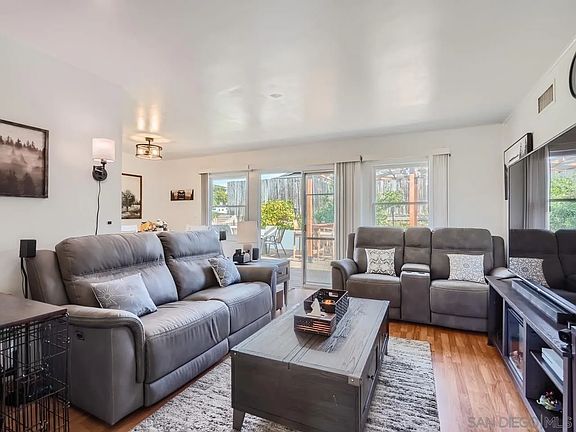 5th image of 4087 Mount Bross Ave