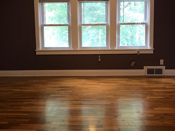 3rd image of 7 W Ainsworth St #3
