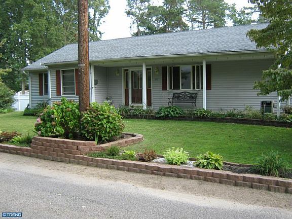 2nd image of 517 Pardee Blvd