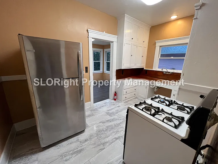 663 Islay St — Photo 7