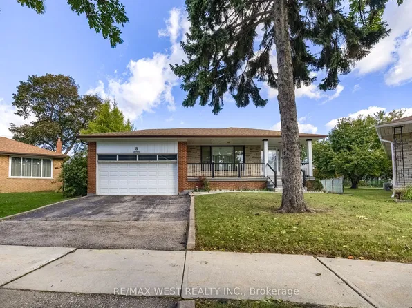 8 Carswell Pl, Toronto, ON M9R 3K7