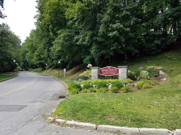 100 High Point Dr APT 407, Hartsdale, NY 10530