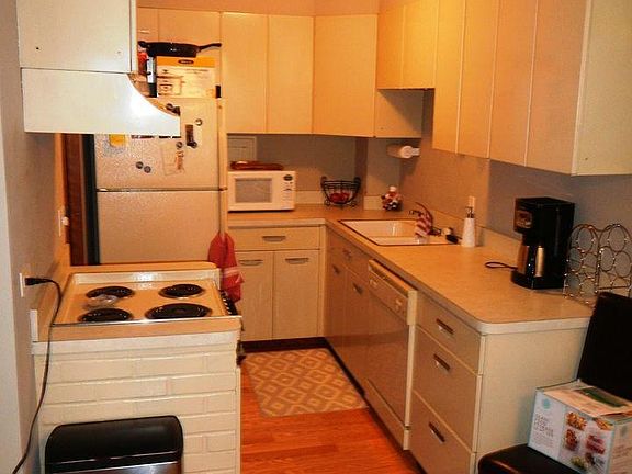 5th image of 2928 Dean Pkwy APT 2F