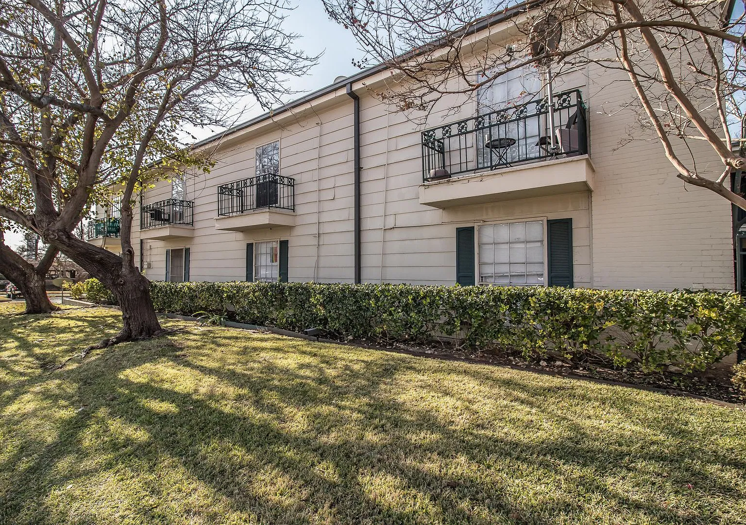 In the Heart of the Cultural District! Two Bedroom, Two Bath Apartment — Photo 4