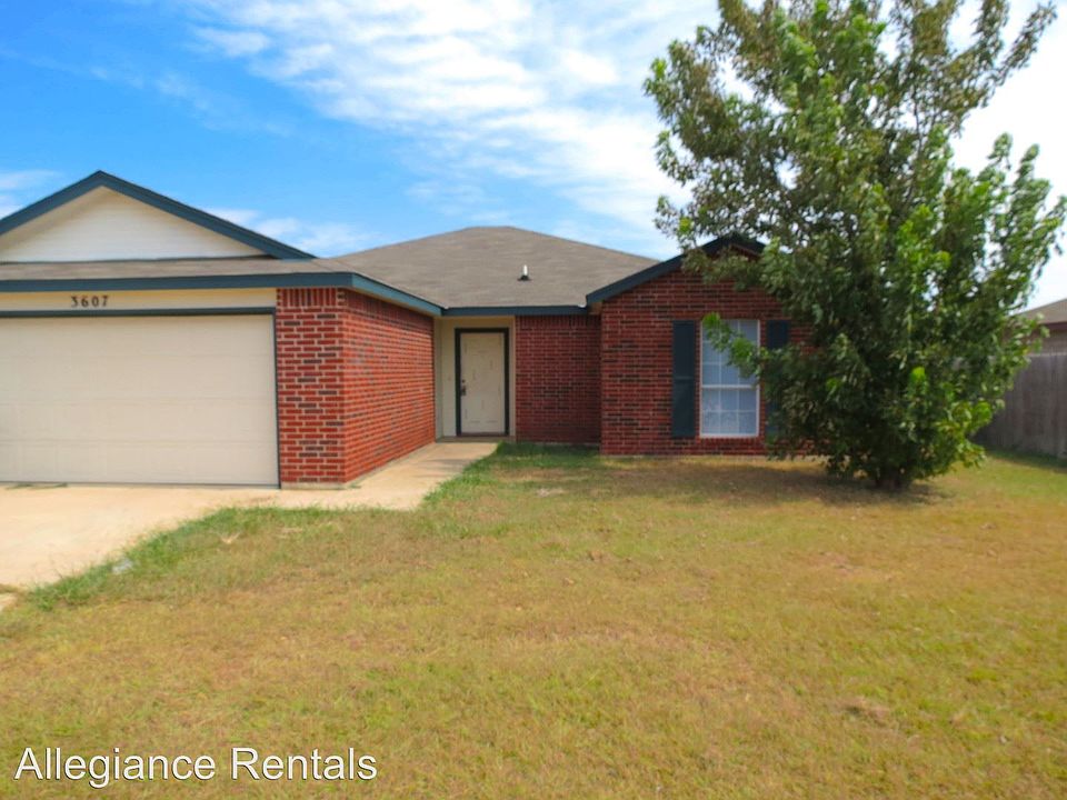 1st image of 3607 Woodlake Dr