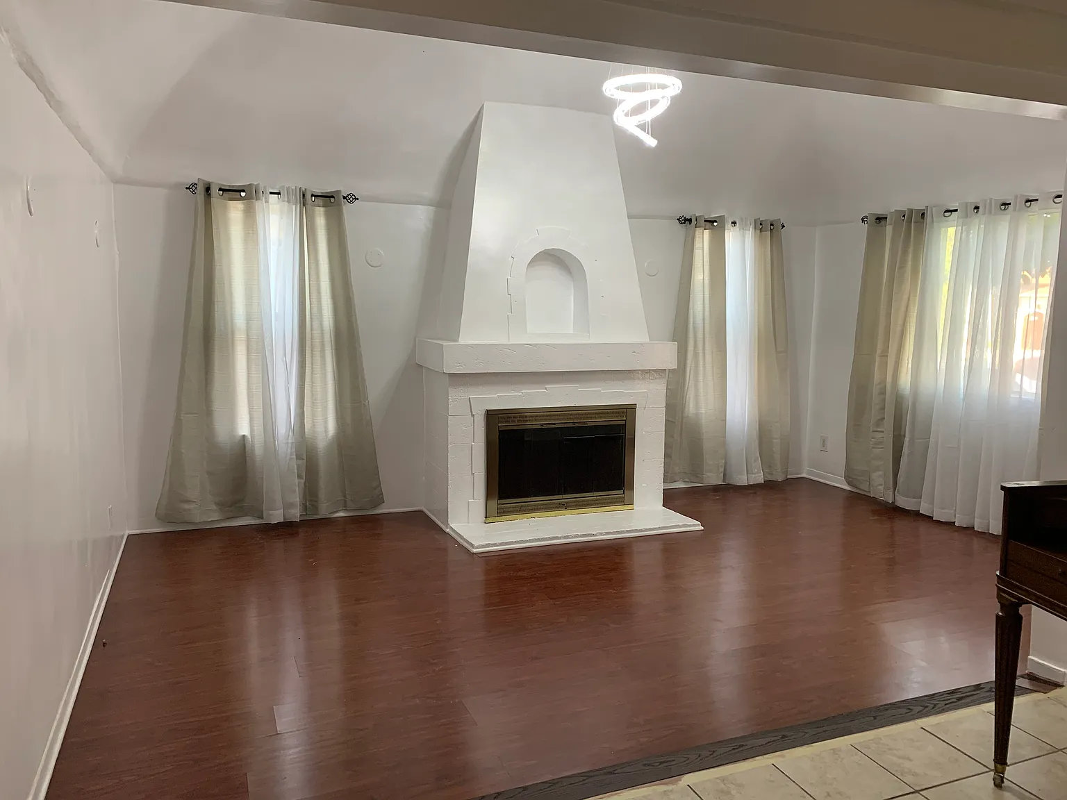 2 bed, 1350 sqft, $3,850 — Photo 2