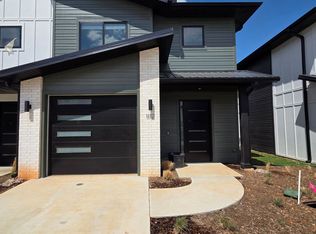 1112 Emilia Ave, Lowell, AR 72745