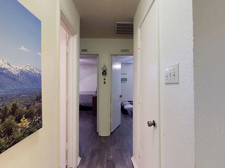 521 W Sycamore St — Photo 30