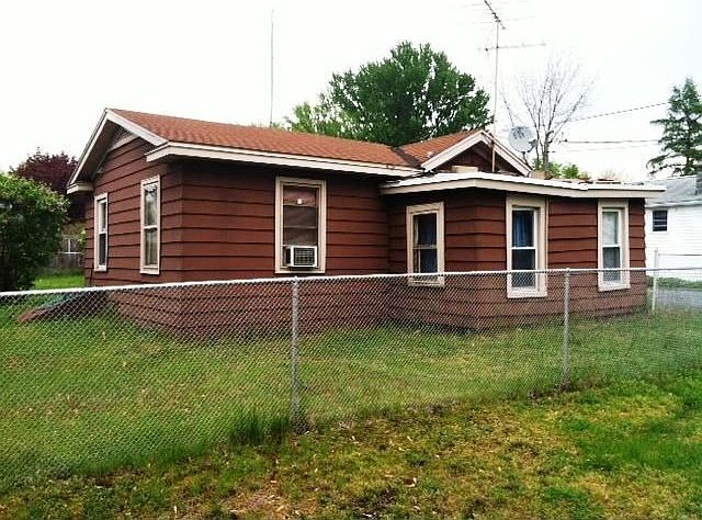 2nd image of 817 12th St