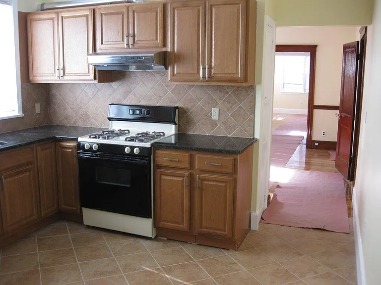 33 Keenan St #1 — Photo 1