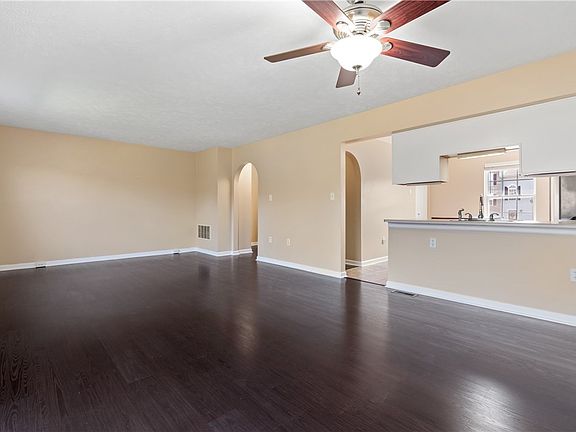4th image of 3202 Canterbury Dr