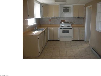 2nd image of 6713 Arvin Ave