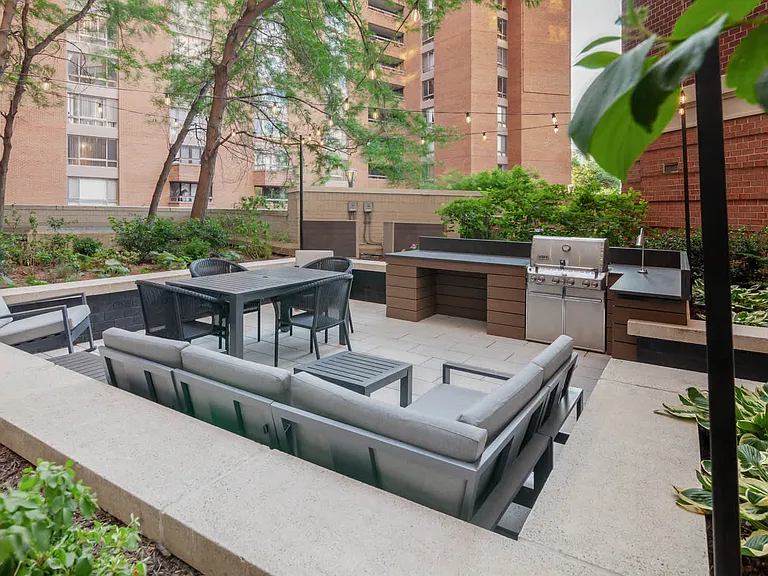 Courtyard with Grilling Area