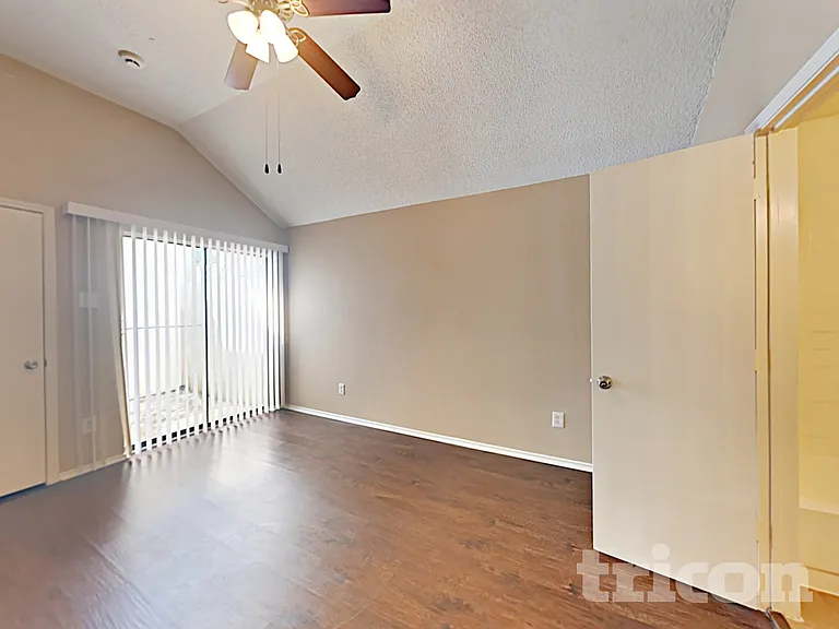1734 Windmill Ln — Photo 5