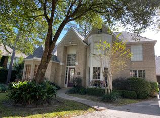 6 Meadow Cove Dr, Spring, TX 77381