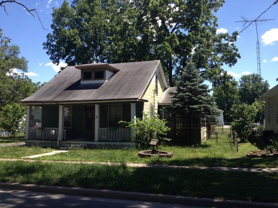 1st image of 514 E College Ave