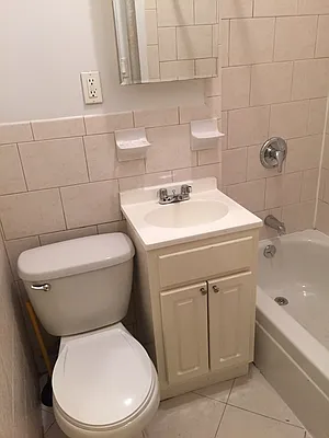 Rented by Uptown Flats LLC | media 9