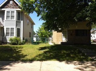 3249 N 12th St, Milwaukee, WI 53206