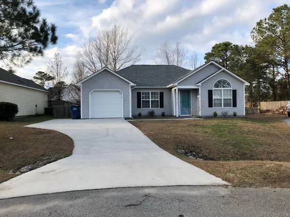 105 Sweet Bay Ct, Hampstead, NC 28443