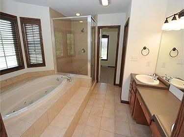 5th image of 106 Sky View Dr