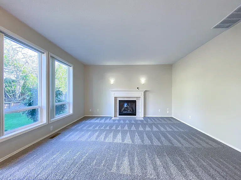 4682 Winthrop Ct — Photo 11