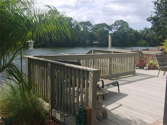 4th image of 584 Caribbean Dr