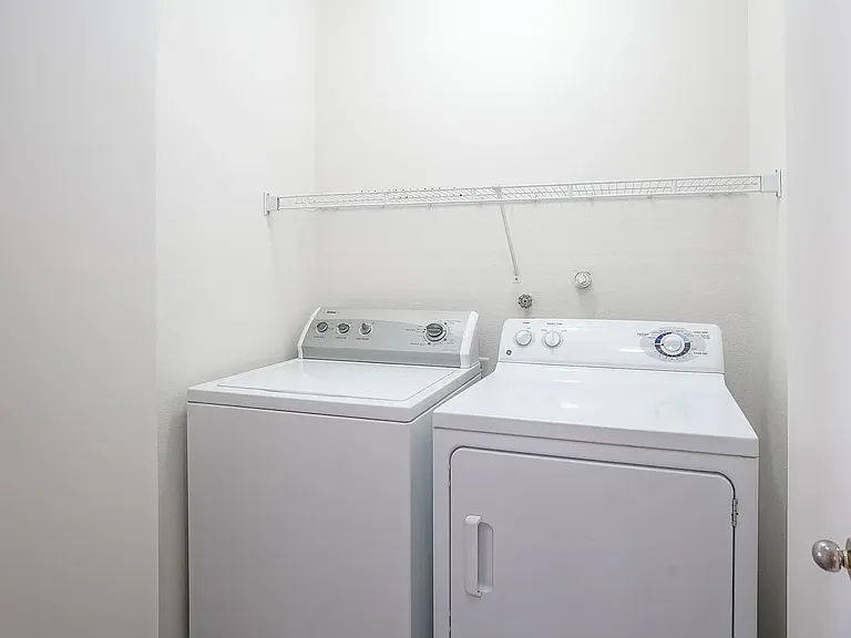 723 Seaborn Dr SW — Photo 5