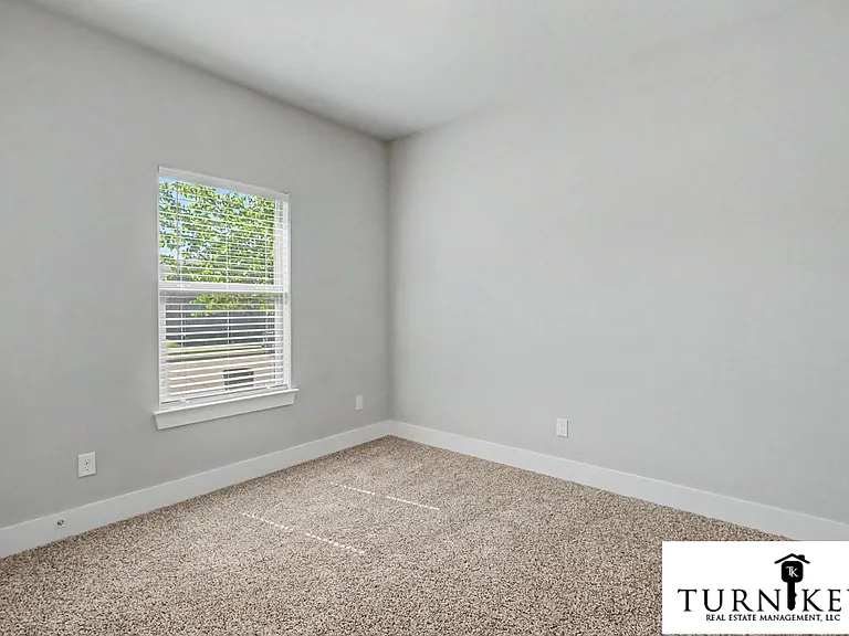 220 Stewart Bend Ct — Photo 13