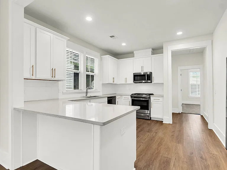 254 Symphony Ave — Photo 18