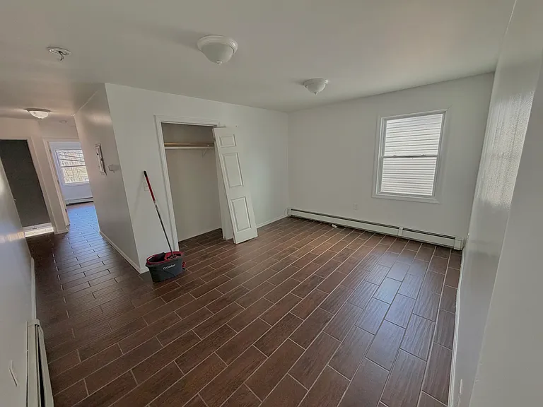 90 Redwood Ave #2 — Photo 5