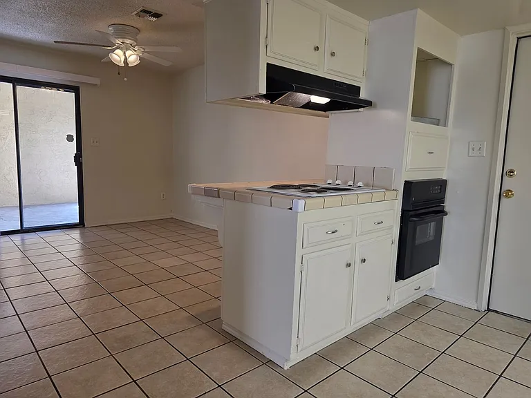 1046p -170- 4300 Isla Verde St. -RB/JP — Photo 6