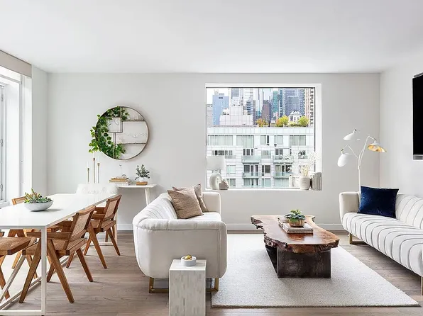 505 W 43rd St #9A, New York, NY 10036