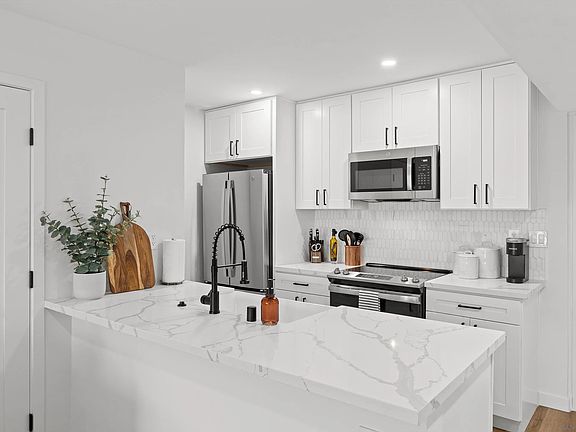 3rd image of 6111 Rancho Mission Rd Unit 313