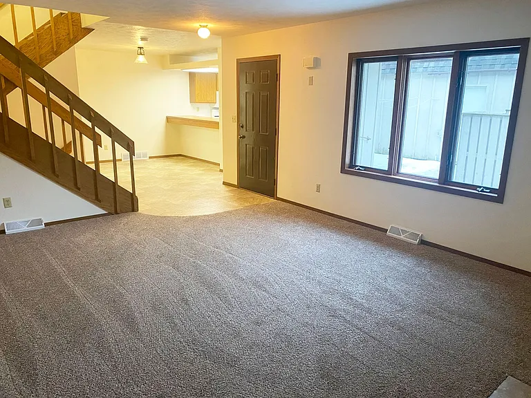 4PLEX-1911 Carol Dr — Photo 3
