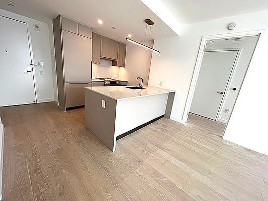 1st image of 3 Court Sq APT 4801