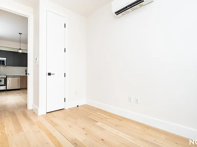 96 Moore St #2B — Photo 3