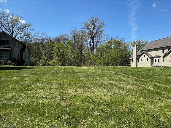 2nd image of 1906 Woodbrook Ln