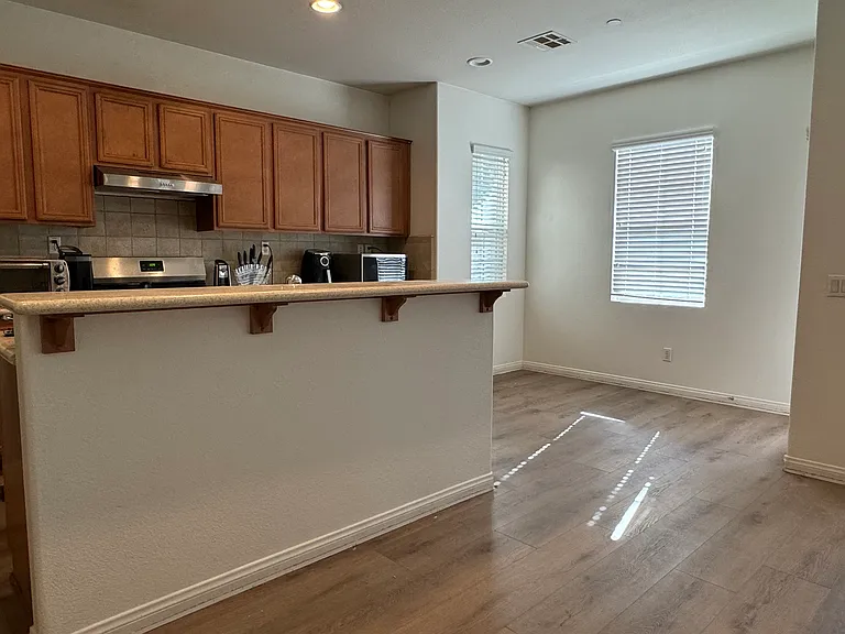 4566 Nicole Way — Photo 5