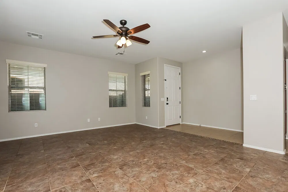 3 bed, 2.0 bath, 1646 sqft, $2,510 — Photo 4