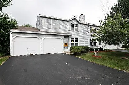 525 Normandie Ln photo 1