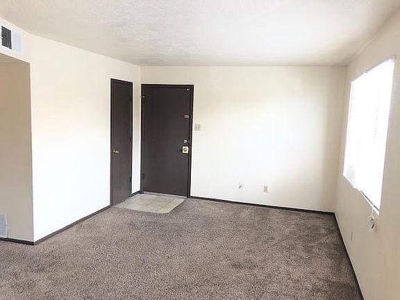 3rd image of 1630 W Park Dr APT A