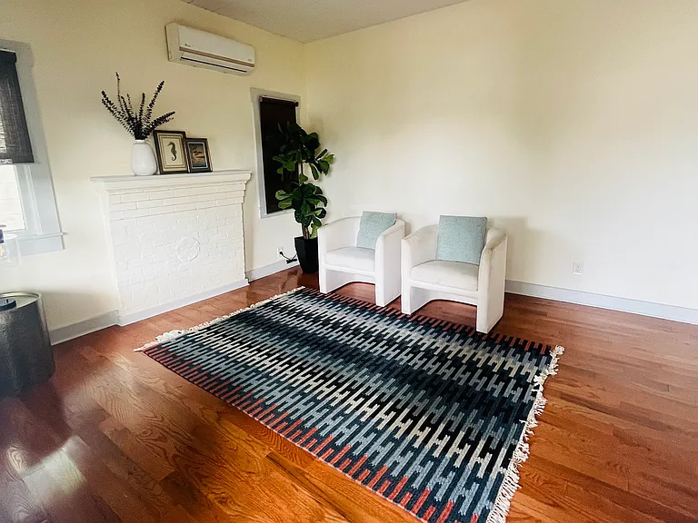 104 W Knollwood St #1A — Photo 5