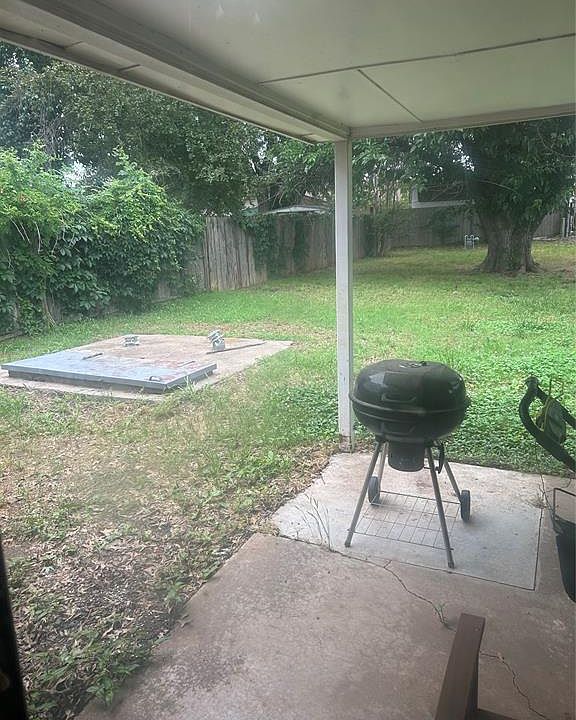 2nd image of 7804 S Charlotte Dr